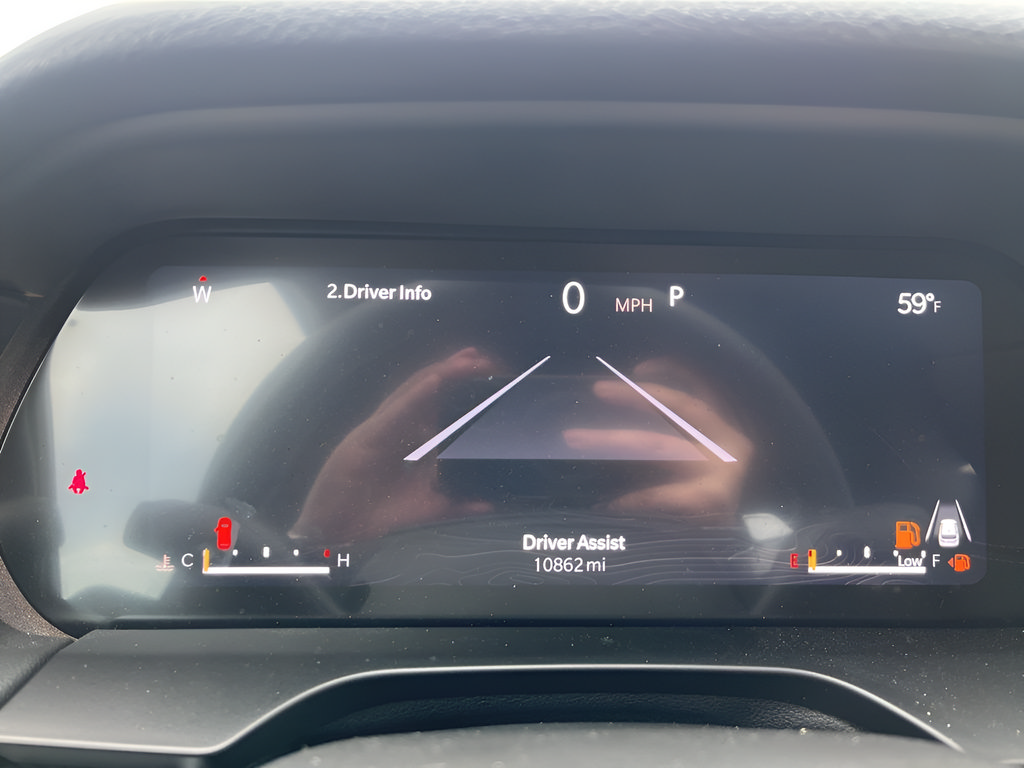 Used 2025 Jeep Grand Cherokee Laredo X RWD image 11