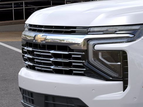 New 2025 Chevrolet Suburban Premier image 37