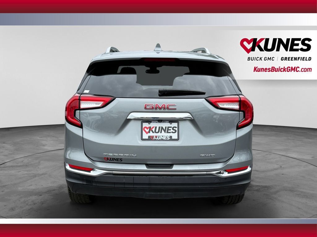 Used 2024 GMC Terrain SLT AWD/4WD image 9