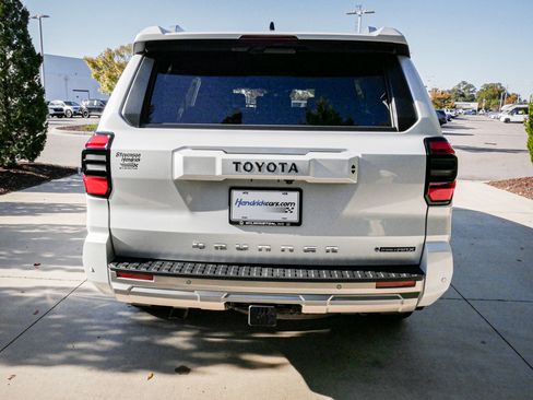 Used 2025 Toyota 4Runner Limited image 9