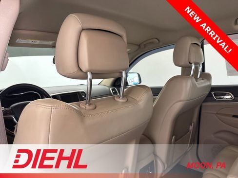 Used 2015 Jeep Grand Cherokee Limited image 18