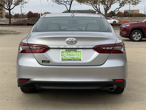 Used 2022 Toyota Camry XLE image 4