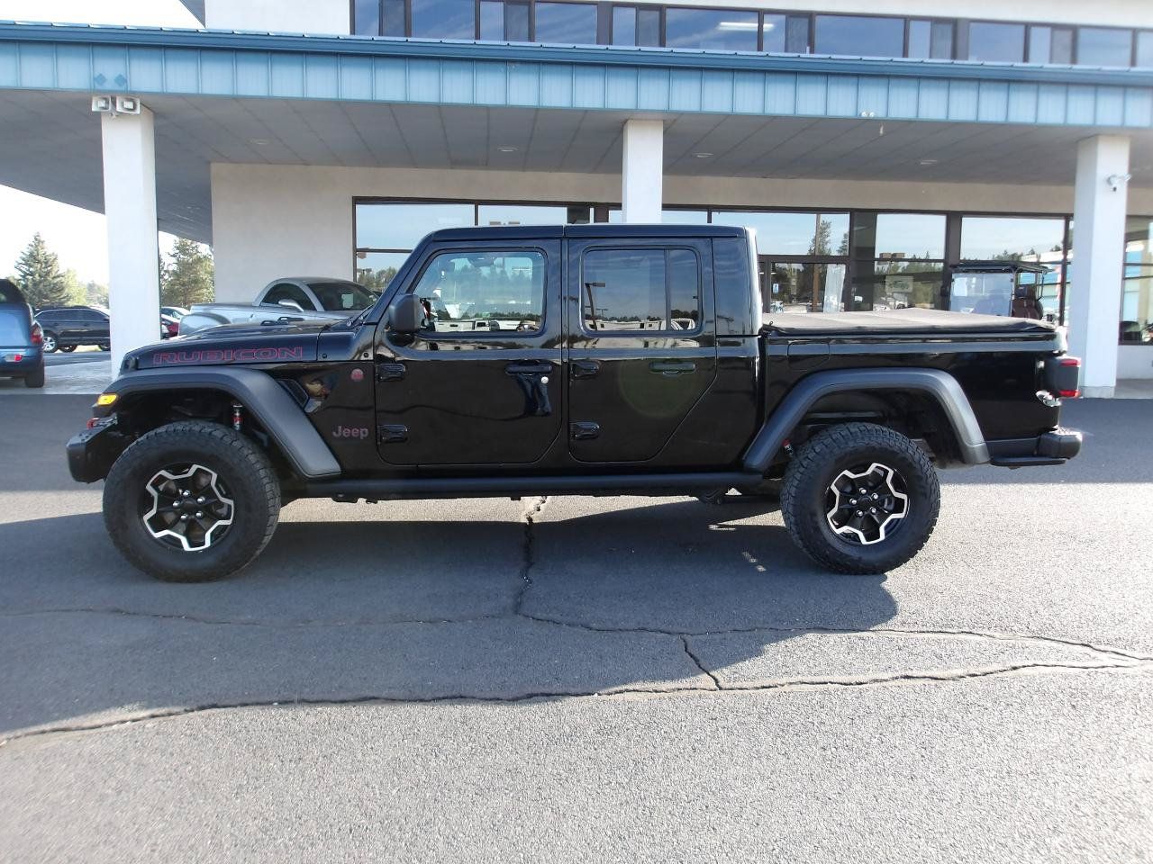 Used 2022 Jeep Gladiator Rubicon w/ LED Lighting Group AWD/4WD image 2