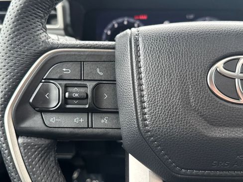 Used 2025 Toyota Tacoma TRD Off-Road image 16