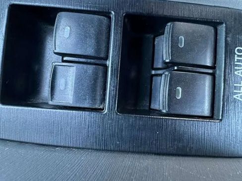 Used 2010 Toyota Prius Five image 25