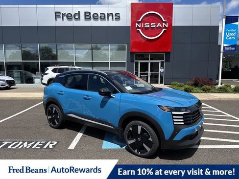 New 2025 Nissan Kicks SR image 1