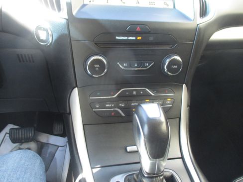 Used 2018 Ford Edge SEL w/ Equipment Group 201A image 11