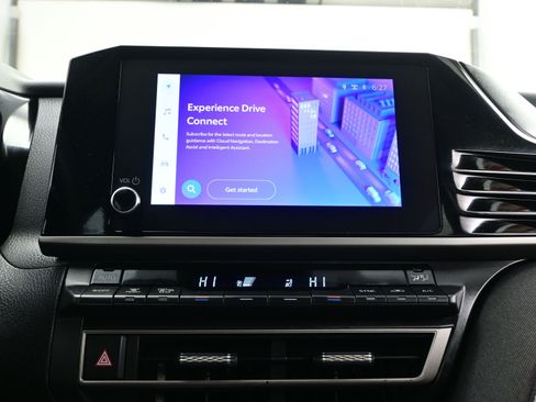 Used 2025 Toyota Camry LE image 18