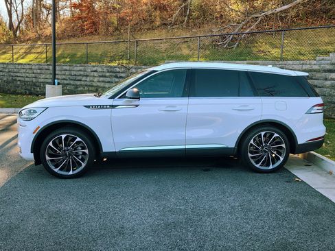 Used 2021 Lincoln Aviator Reserve w/ Equipment Group 202A image 6