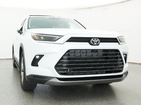 New 2026 Toyota Grand Highlander Limited image 14