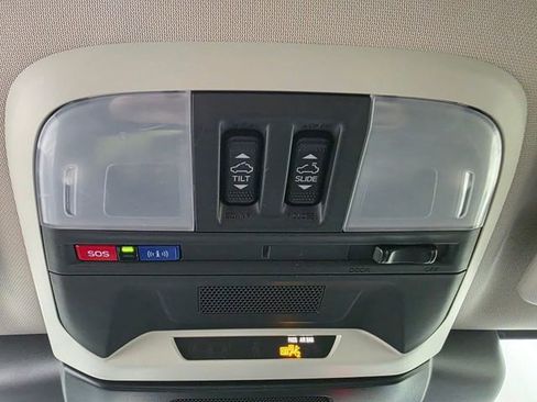 Used 2024 Subaru Crosstrek 2.0i Premium image 25