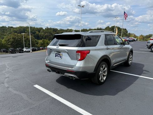 Certified 2020 Ford Explorer Platinum w/ Premium Technology Package image 6