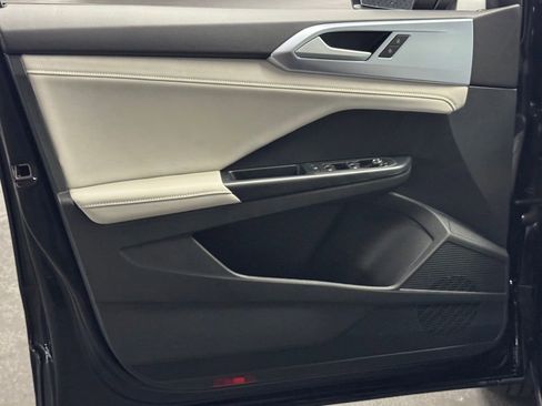 New 2025 Volkswagen Taos SE image 19