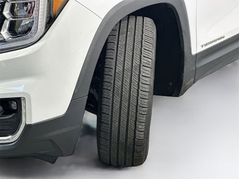 Used 2023 GMC Terrain SLT w/ Infotainment Package II image 25