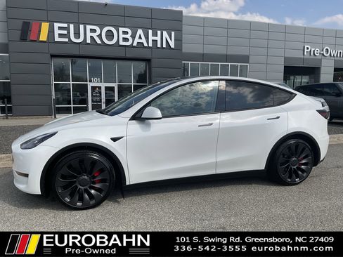 Used 2023 Tesla Model Y Performance image 24