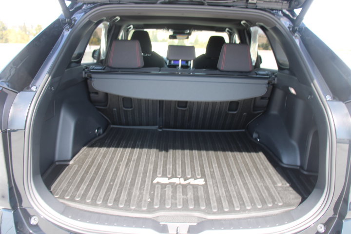 Certified 2025 Toyota RAV4 SE w/ Weather & Moonroof Package AWD/4WD image 15