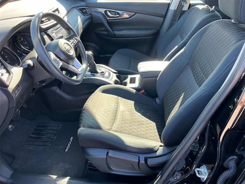 Used 2018 Nissan Rogue S image 25