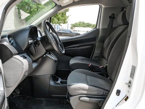 Used 2020 Nissan NV200 SV FWD image 3