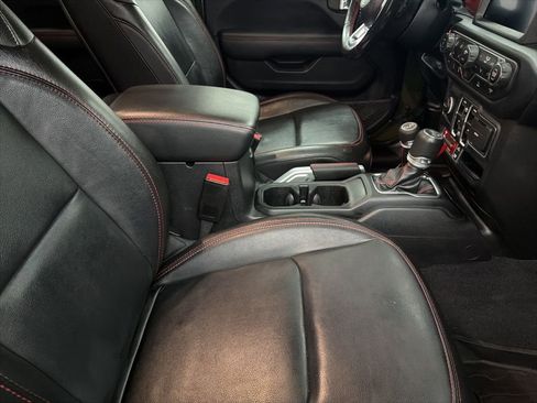 Used 2022 Jeep Wrangler Unlimited Rubicon w/ Cold Weather Group image 31