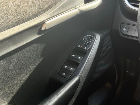 Used 2025 Kia Seltos LX image 7