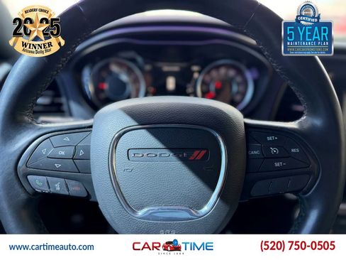 Used 2016 Dodge Challenger SXT RWD image 8