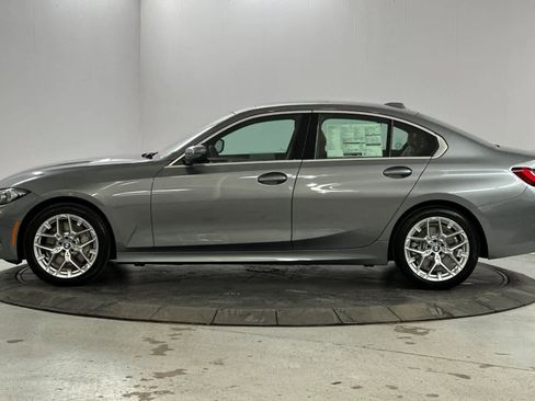 Used 2025 BMW 330i Sedan w/ Premium Package image 5