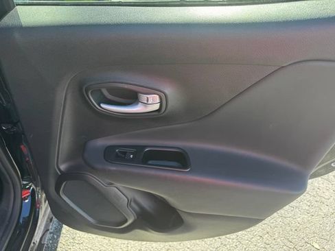 Certified 2023 Jeep Renegade Trailhawk AWD/4WD image 15