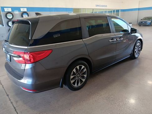 Used 2024 Honda Odyssey EX-L image 3