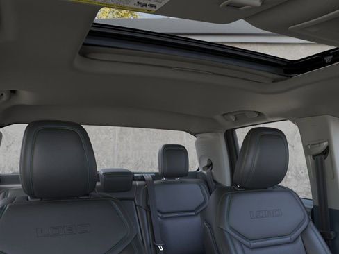 New 2026 Ford Maverick Lobo AWD/4WD image 12
