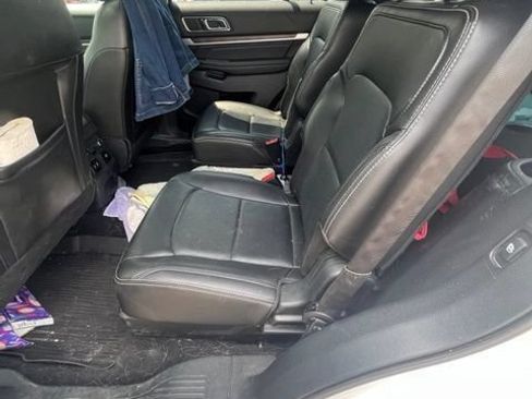 Used 2018 Ford Explorer Limited w/ Equipment Group 301A AWD/4WD image 5