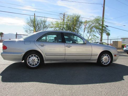 Used 2001 Mercedes-Benz E 320 Sedan image 3