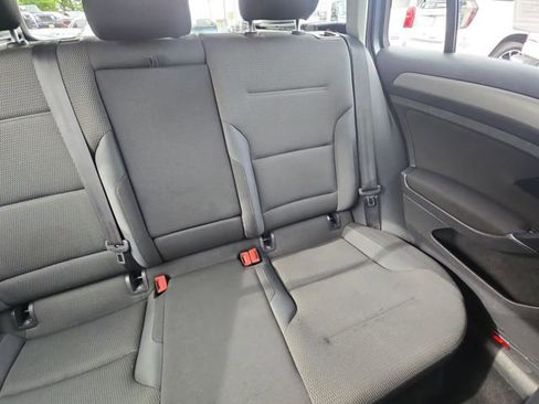 Used 2017 Volkswagen Golf S AWD/4WD image 9