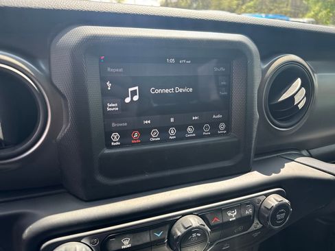 Used 2023 Jeep Wrangler Unlimited Sport AWD/4WD image 23