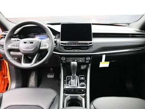 New 2026 Jeep Compass Latitude AWD/4WD image 25