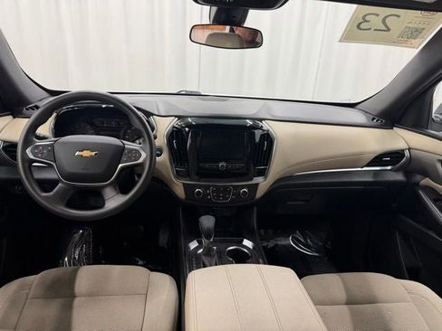 Used 2023 Chevrolet Traverse LS AWD/4WD image 4
