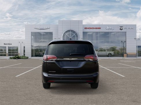 New 2026 Chrysler Voyager LX image 7