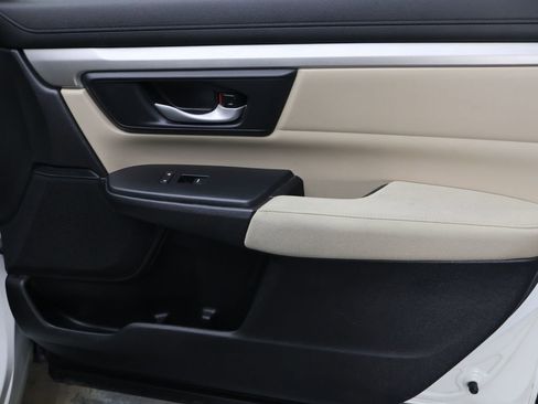 Used 2017 Honda CR-V LX image 11