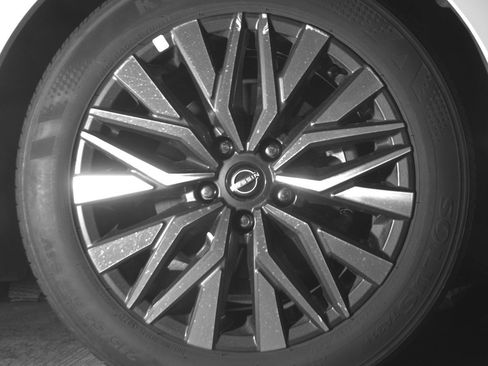 Used 2025 Nissan Altima 2.5 SV FWD image 13