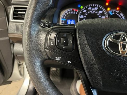 Used 2015 Toyota Camry LE FWD image 25