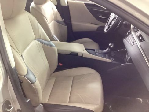 Used 2019 Lexus ES 350 w/ Accessory Package FWD image 18