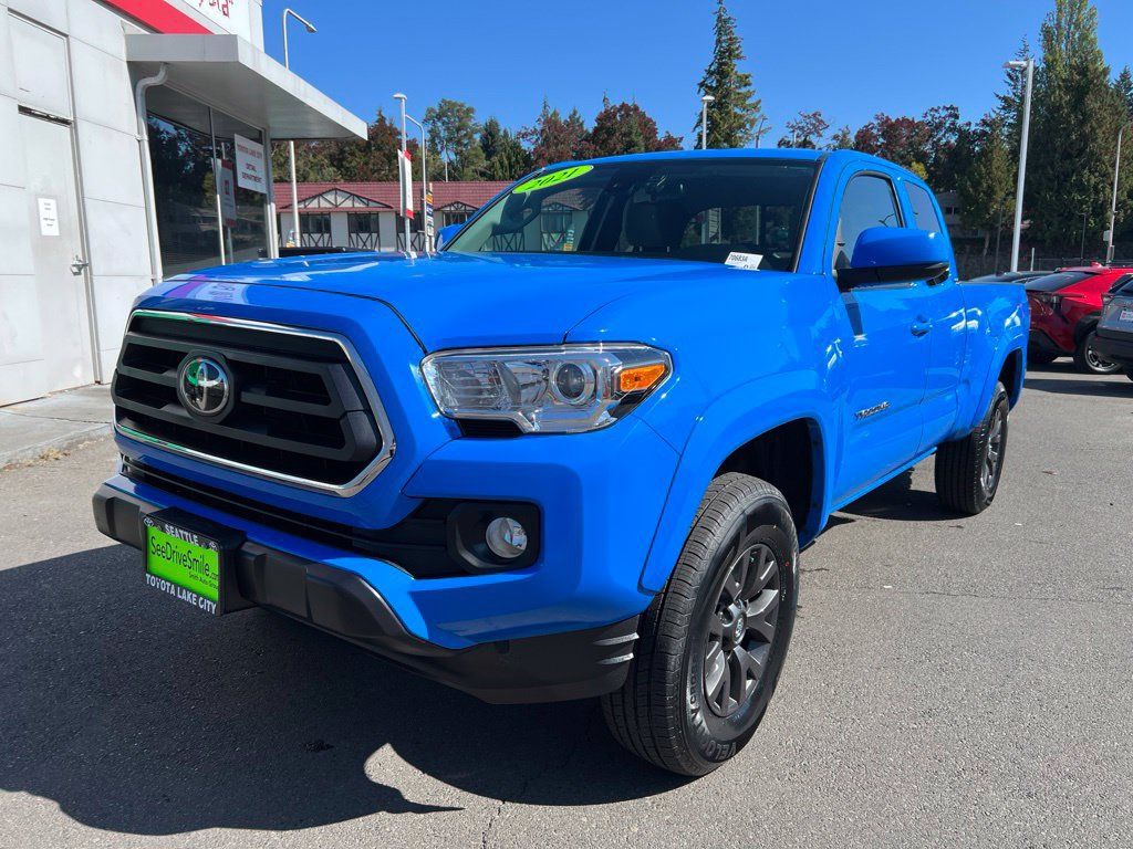 Certified 2021 Toyota Tacoma SR5 AWD/4WD image 8