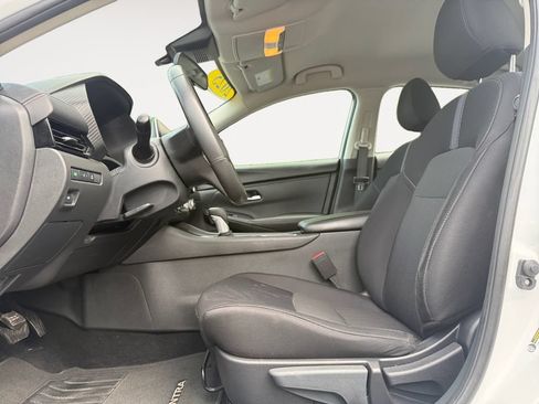Used 2025 Nissan Sentra SV w/ All-Weather Package FWD image 9