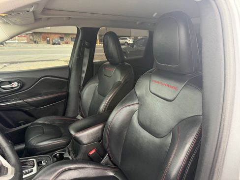Used 2014 Jeep Cherokee Trailhawk image 18