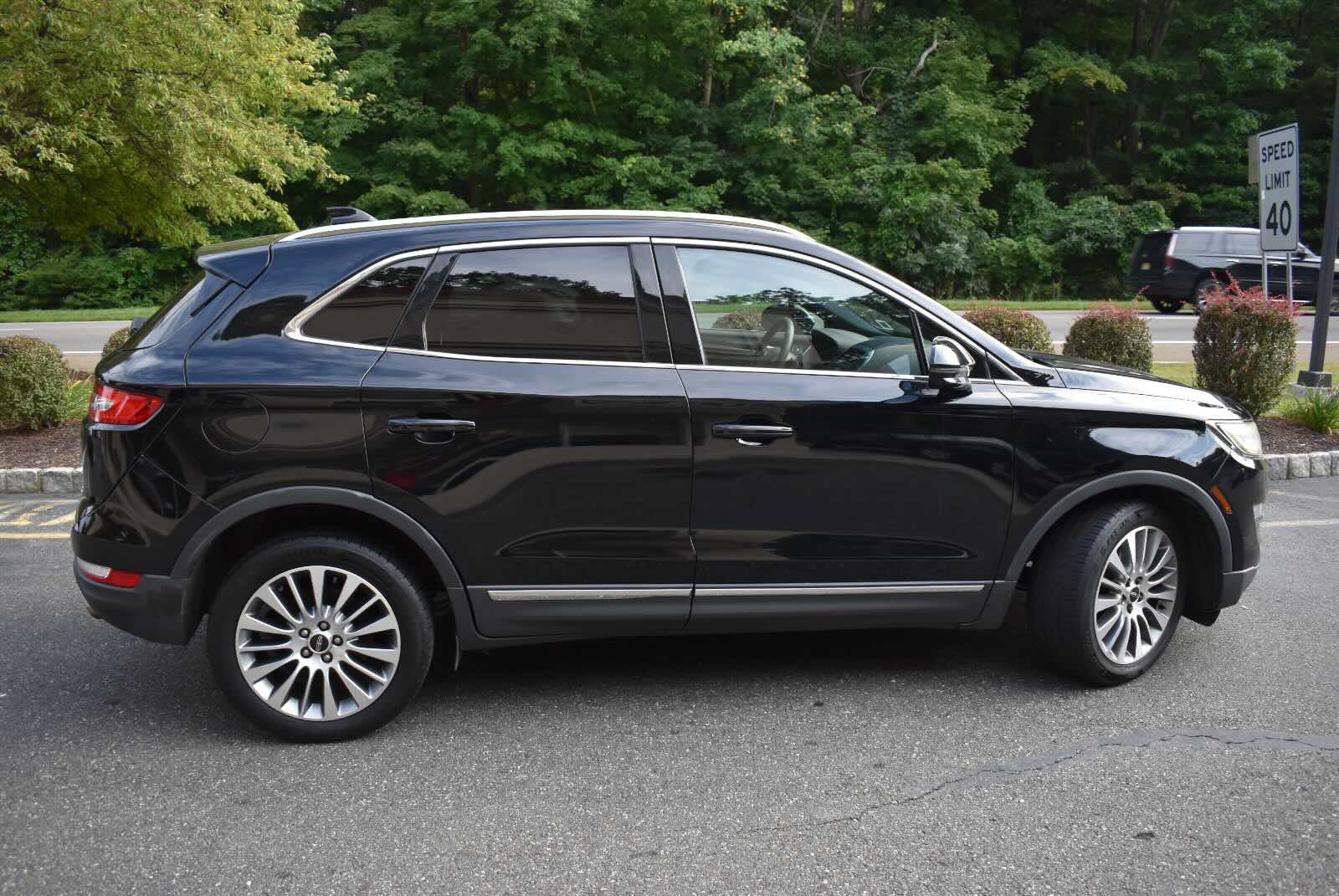 Used 2017 Lincoln MKC Reserve w/ Lincoln MKC Climate Package AWD/4WD image 3