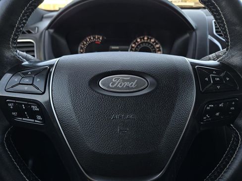 Used 2017 Ford Explorer Platinum image 27