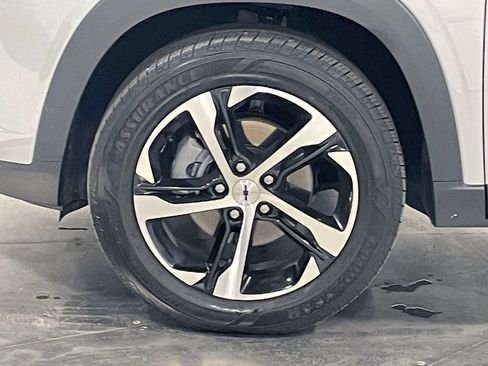 Used 2024 Chevrolet Trax RS w/ Driver Confidence Package FWD image 33