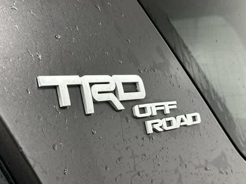 Used 2018 Toyota 4Runner TRD Off-Road AWD/4WD image 31