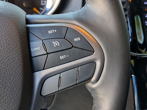 Used 2019 Jeep Grand Cherokee Altitude image 16