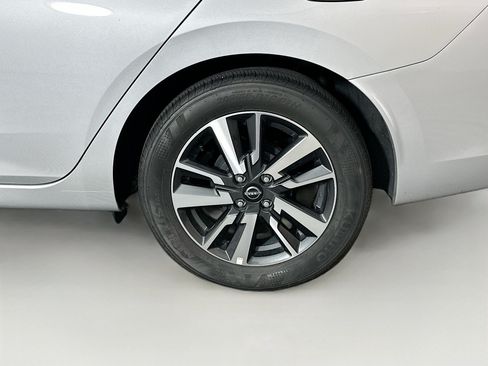 Used 2025 Nissan Versa SV FWD image 11