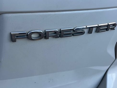 Used 2018 Subaru Forester 2.5i AWD/4WD image 21